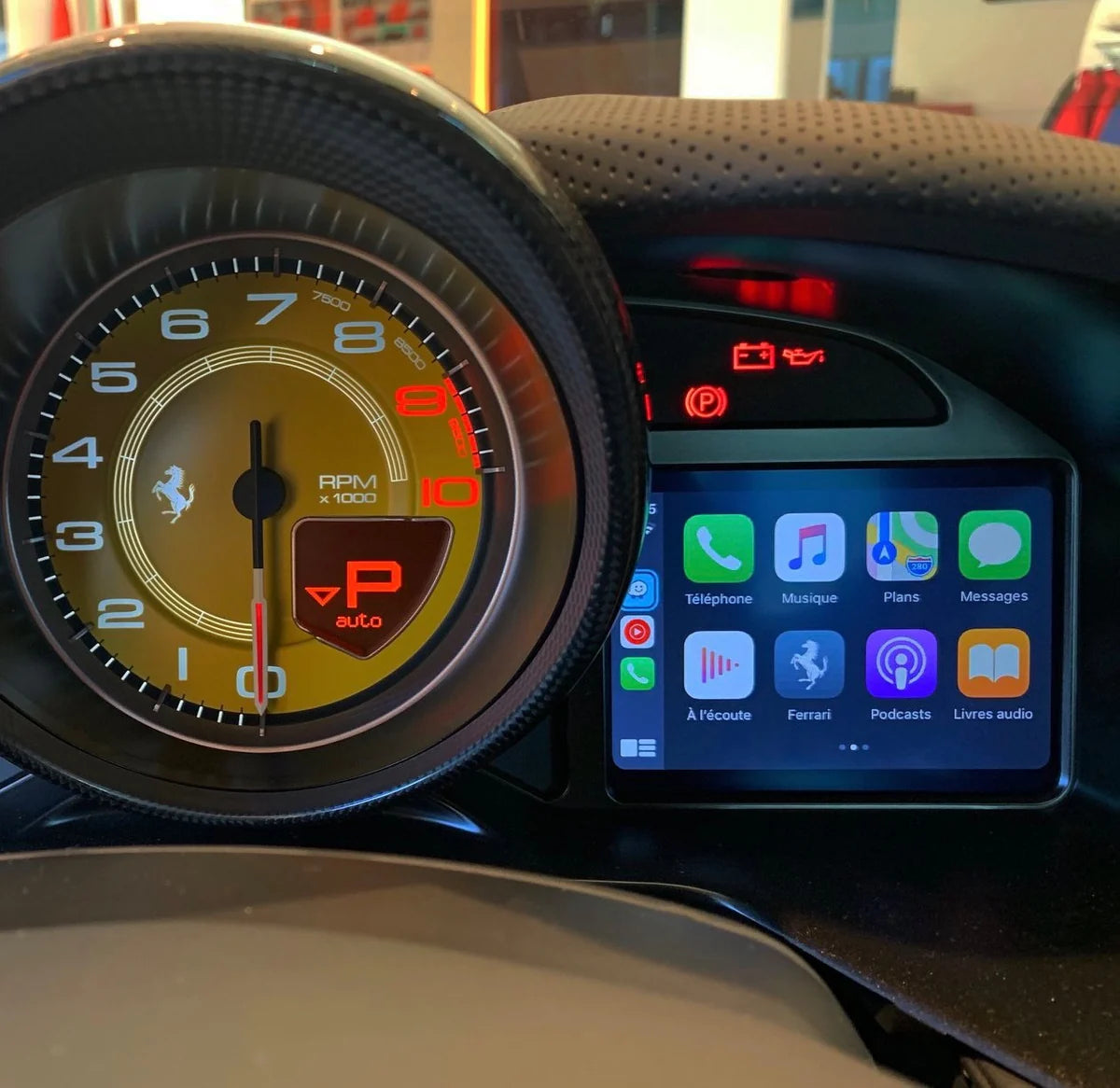 Apple CarPlay pour Ferrari F8, F12, 458 et 488 - Carplay Fascination